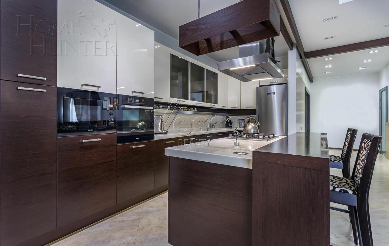 2-этажный коттедж 676 м² с отделкой