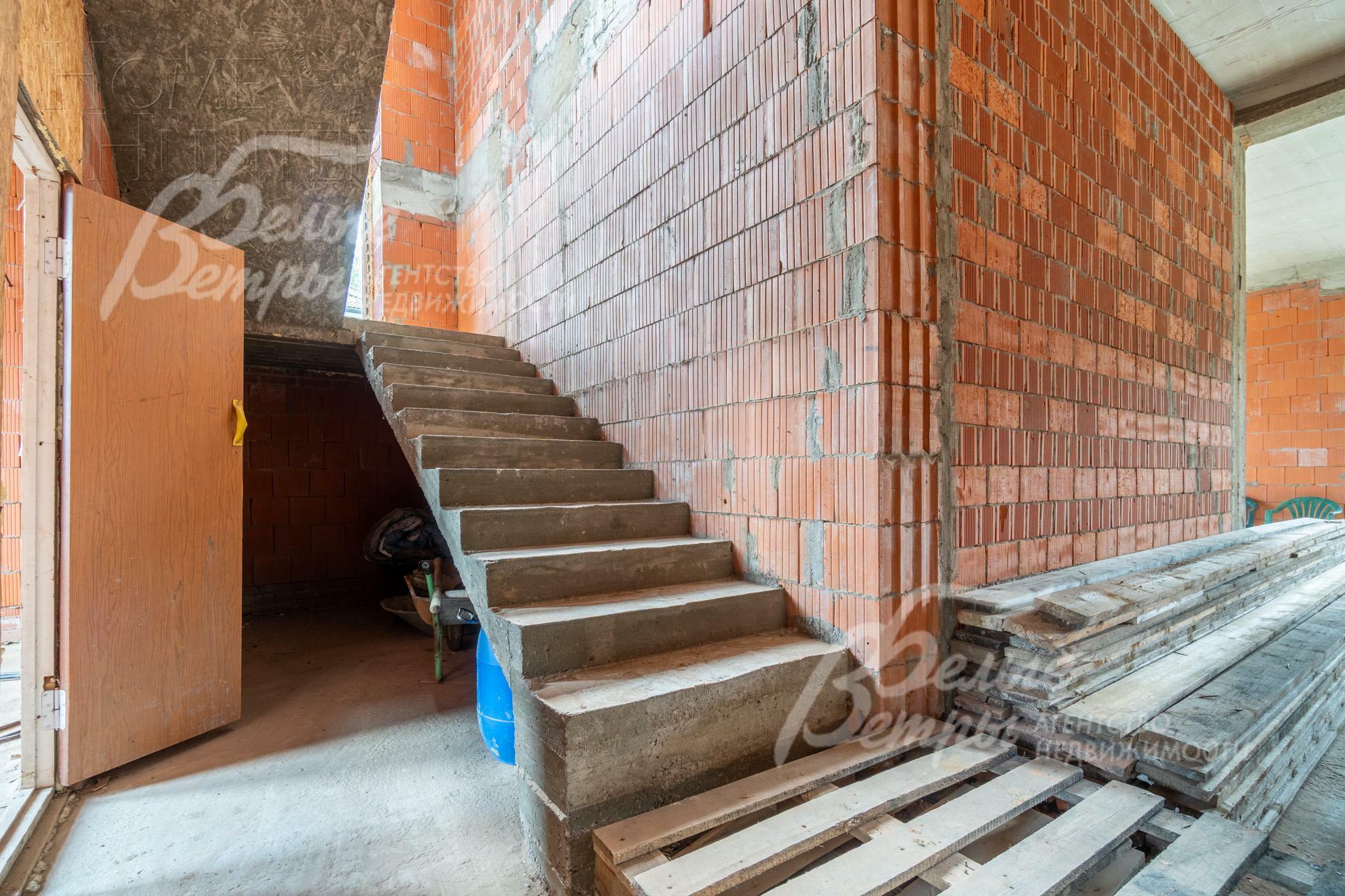 2-этажный коттедж 427.9 м² без отделки