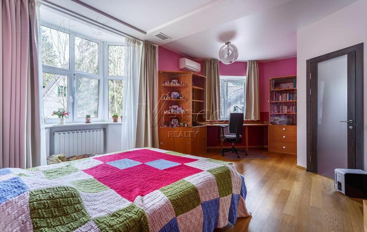 2-этажный коттедж 676 м² с отделкой