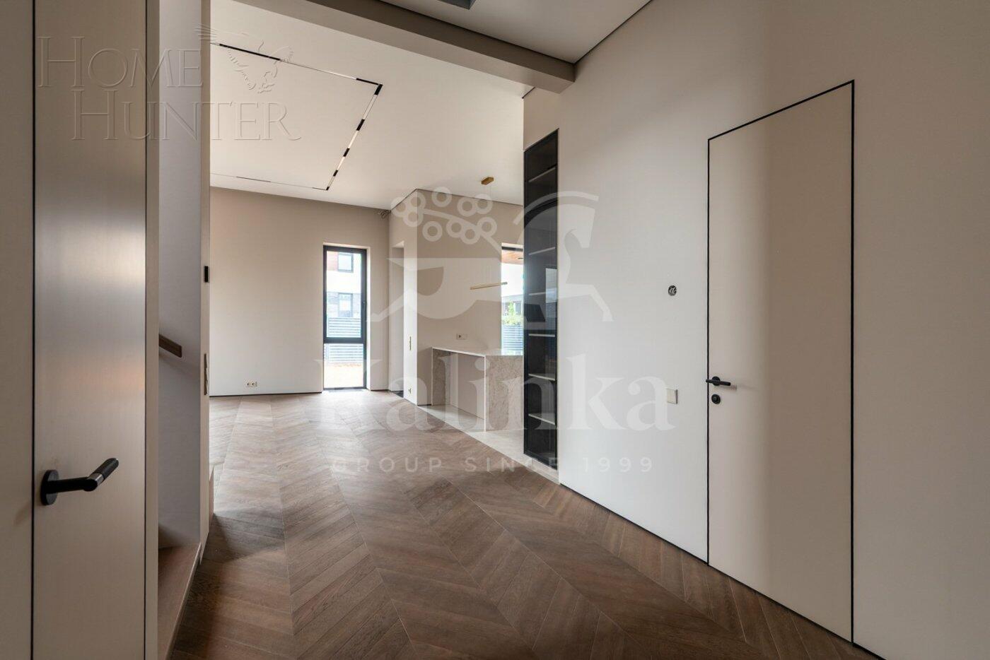 2-этажный коттедж 372 м² с отделкой