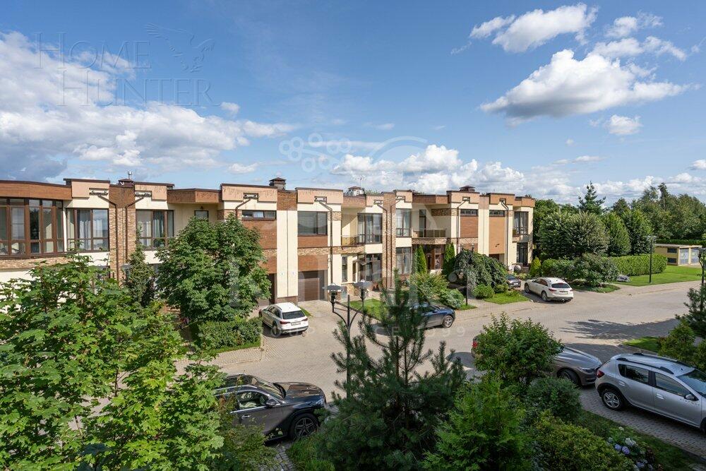 2-этажный таунхаус 220 м² с отделкой