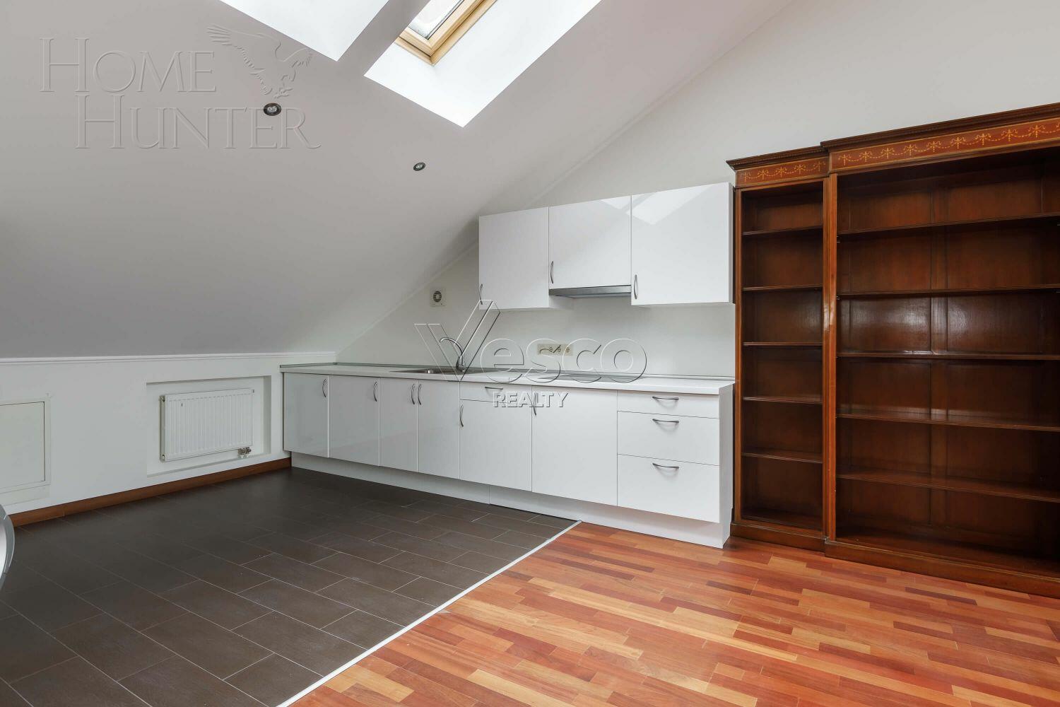 2-этажный коттедж 1 378 м² с отделкой