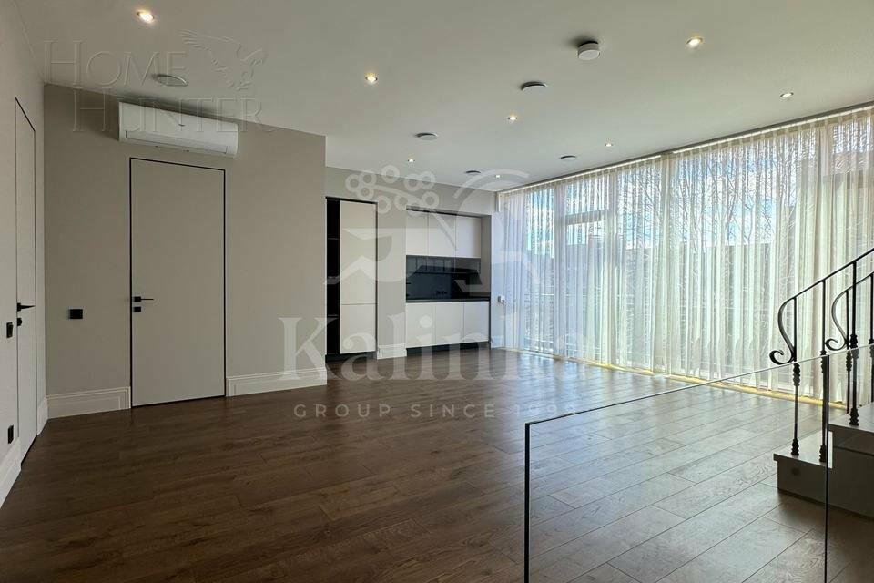 3-этажный таунхаус 240 м² с отделкой