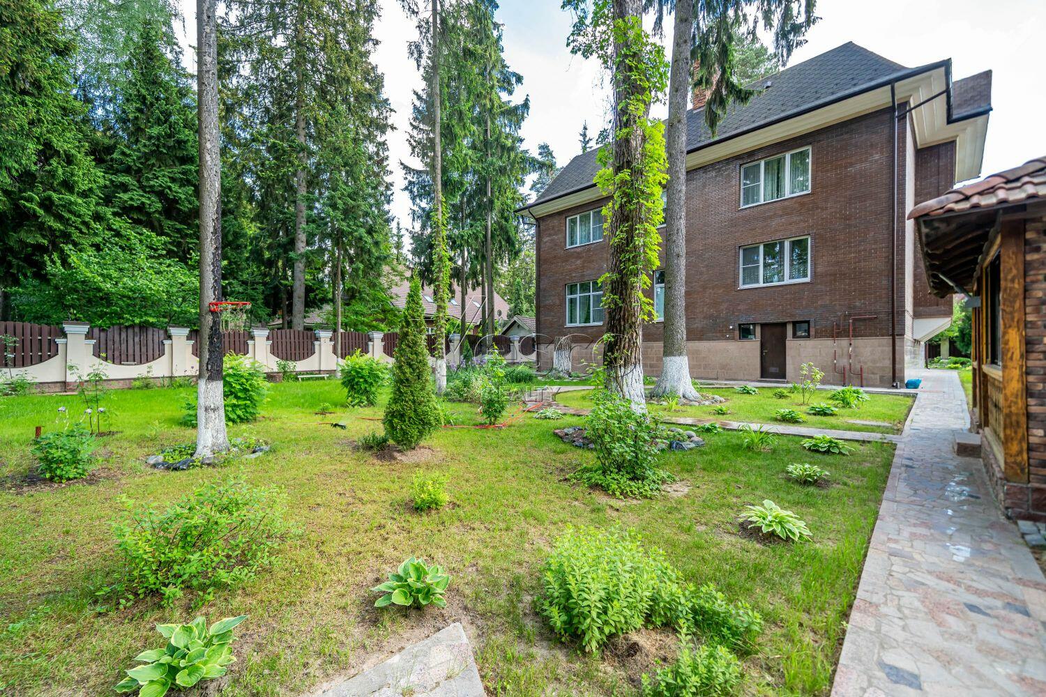 2-этажный коттедж 1 065 м² с отделкой