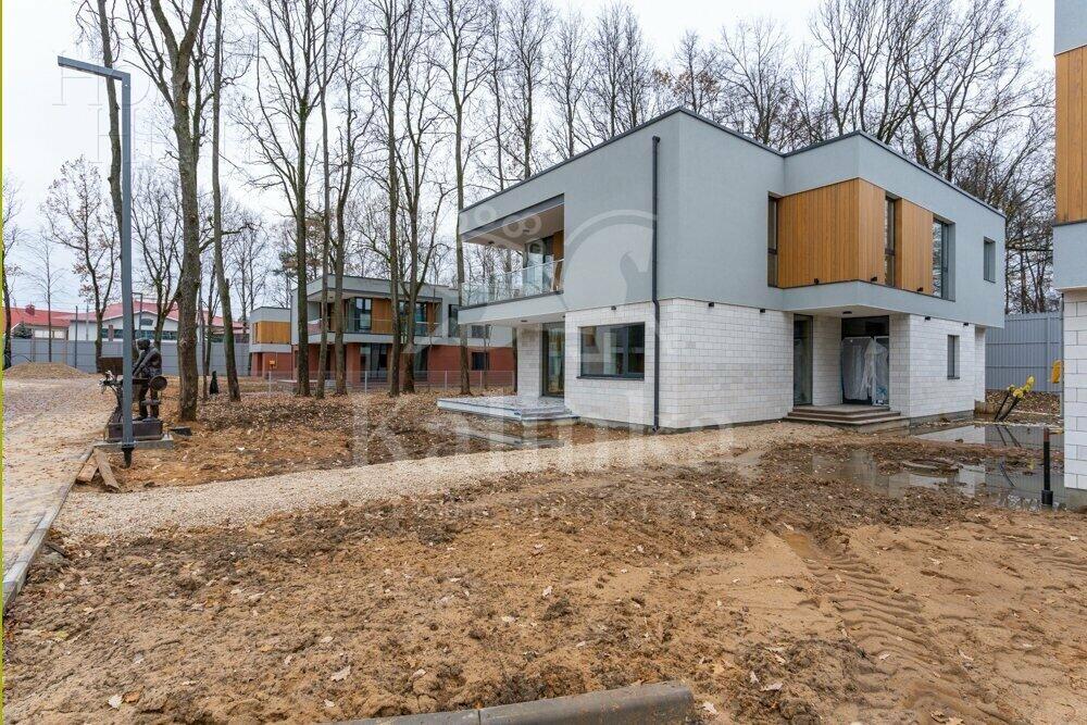 2-этажный коттедж 678 м² без отделки