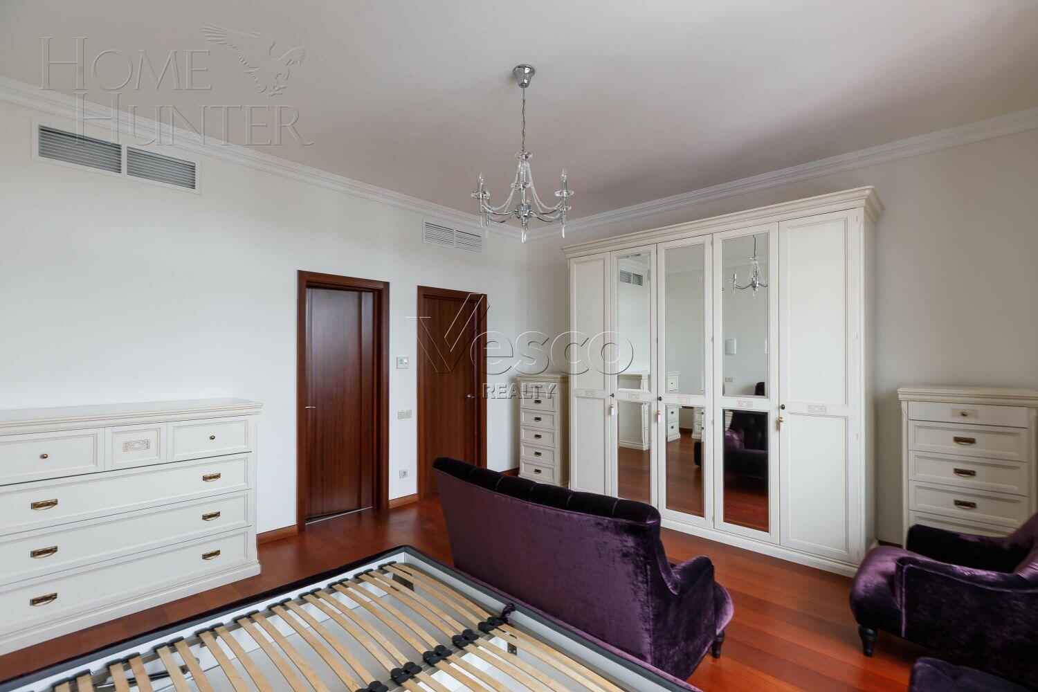 2-этажный коттедж 1 378 м² с отделкой