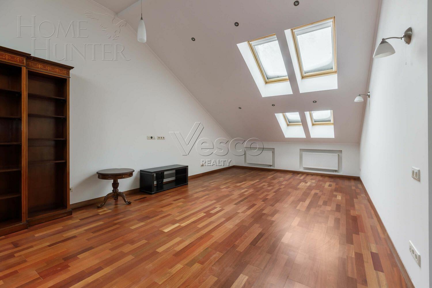 2-этажный коттедж 1 378 м² с отделкой