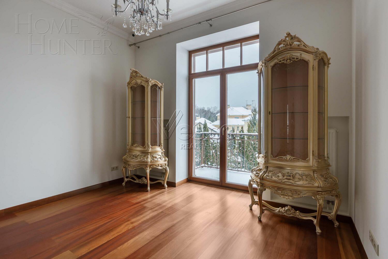 2-этажный коттедж 1 378 м² с отделкой