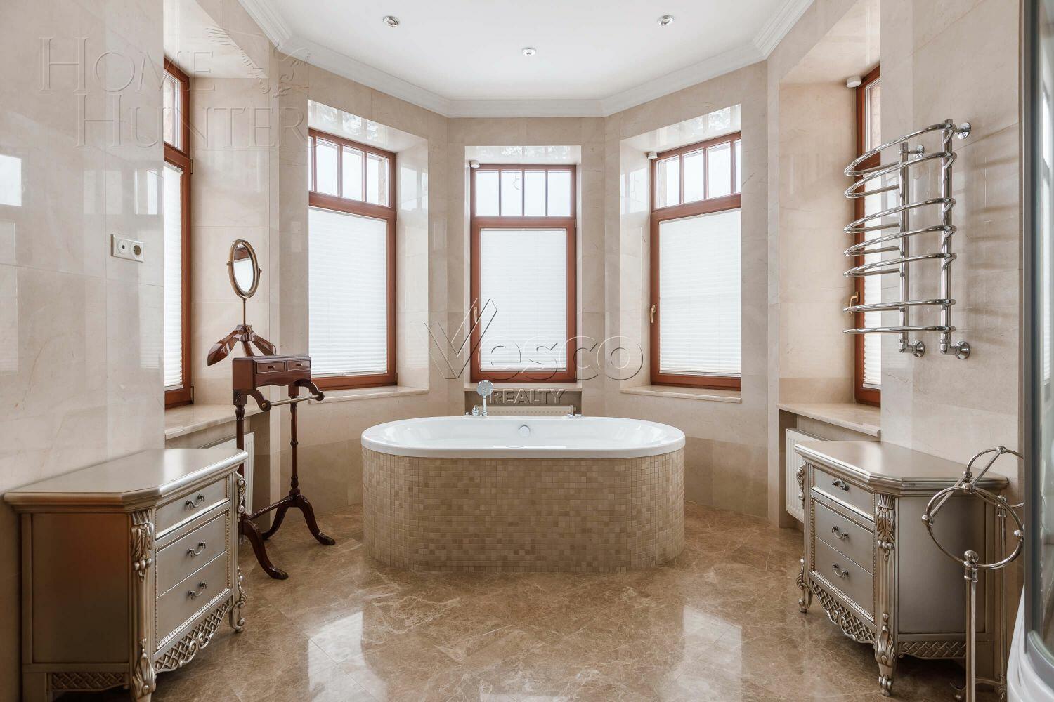 2-этажный коттедж 1 378 м² с отделкой