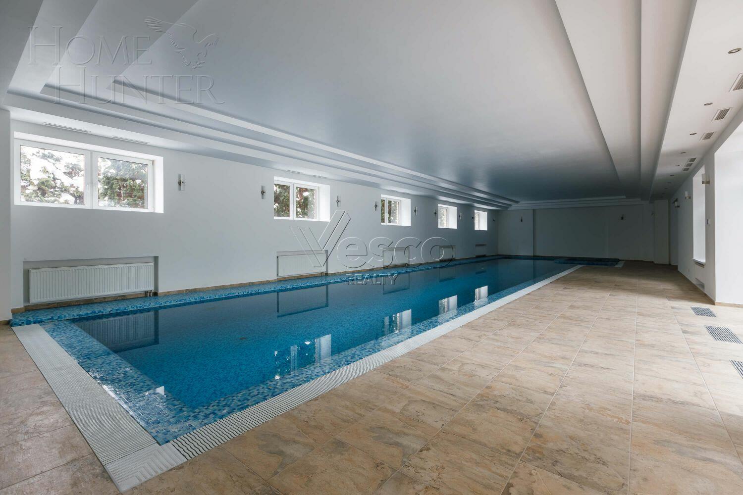 2-этажный коттедж 1 378 м² с отделкой