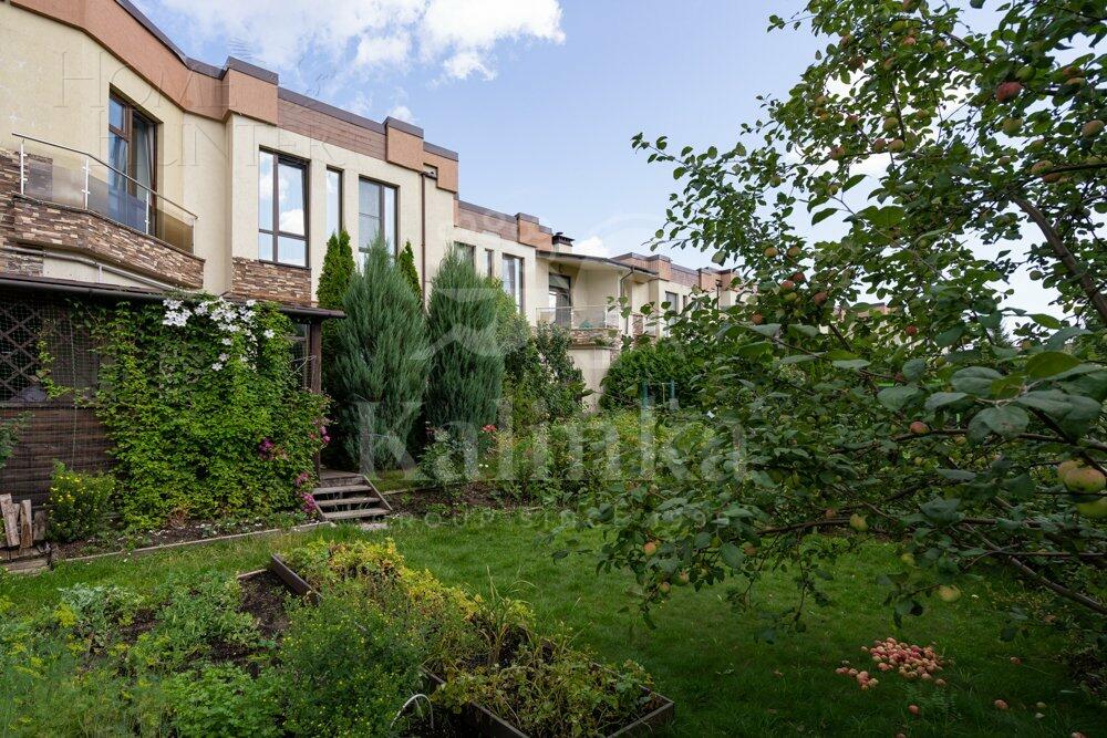 2-этажный таунхаус 220 м² с отделкой