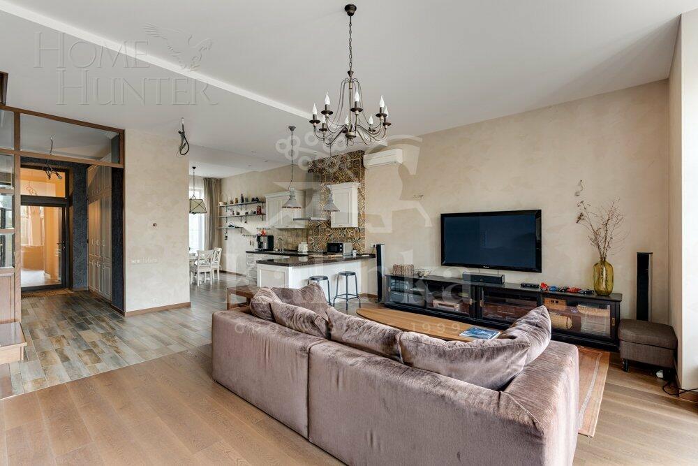 2-этажный таунхаус 220 м² с отделкой