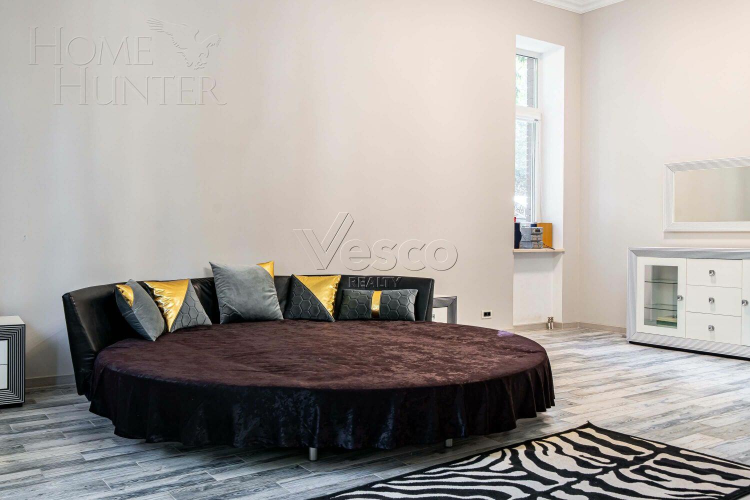 2-этажный коттедж 1 065 м² с отделкой