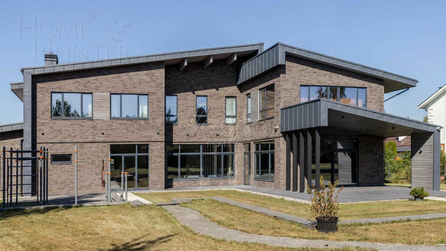 2-этажный коттедж 647 м² с отделкой