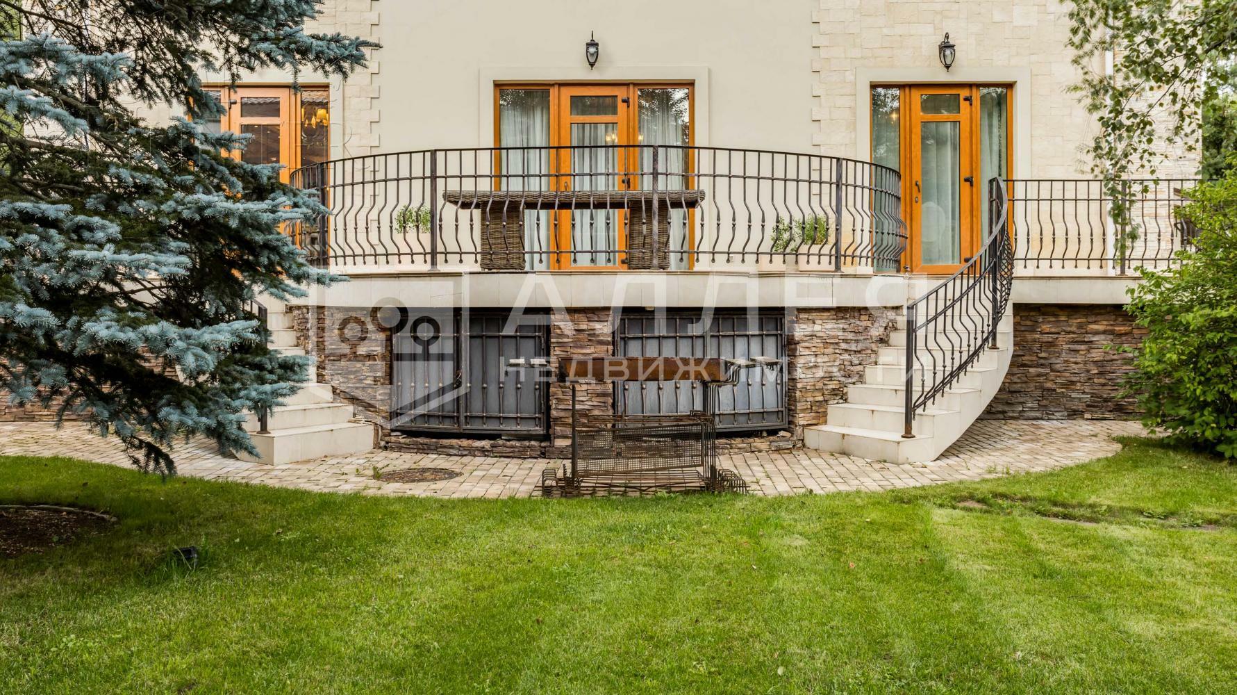 2-этажный коттедж 540 м² с отделкой