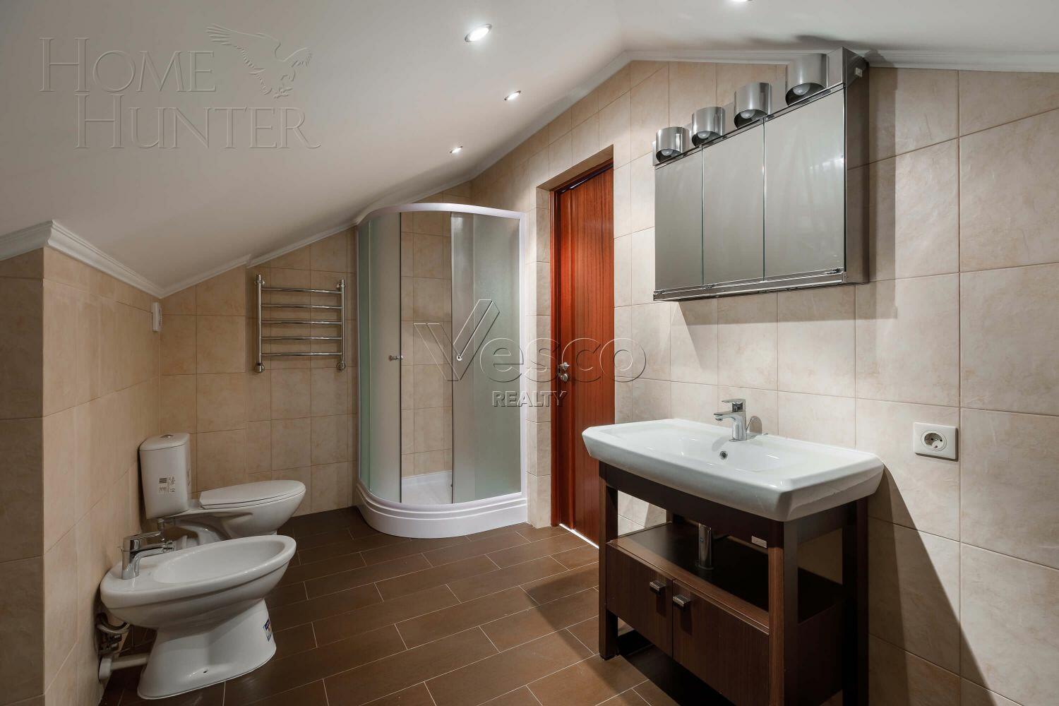 2-этажный коттедж 1 378 м² с отделкой