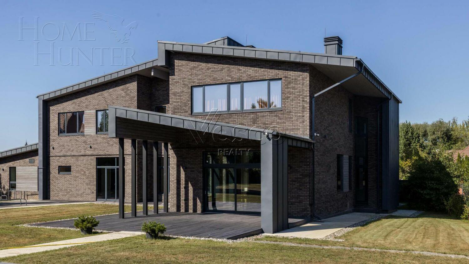 2-этажный коттедж 647 м² с отделкой