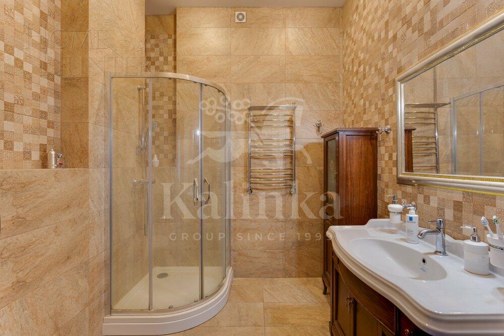 2-этажный таунхаус 220 м² с отделкой