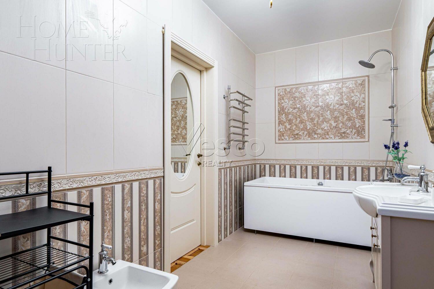 2-этажный коттедж 1 065 м² с отделкой