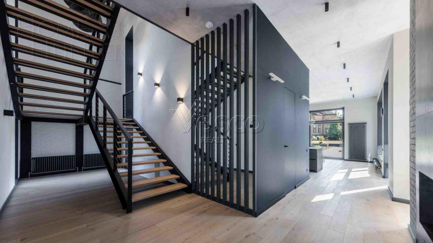 2-этажный коттедж 647 м² с отделкой