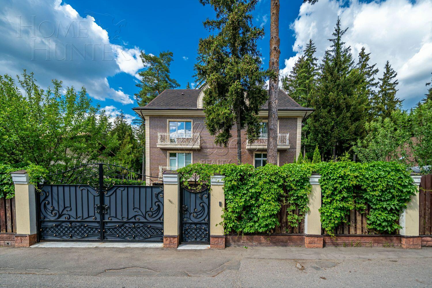 2-этажный коттедж 1 065 м² с отделкой