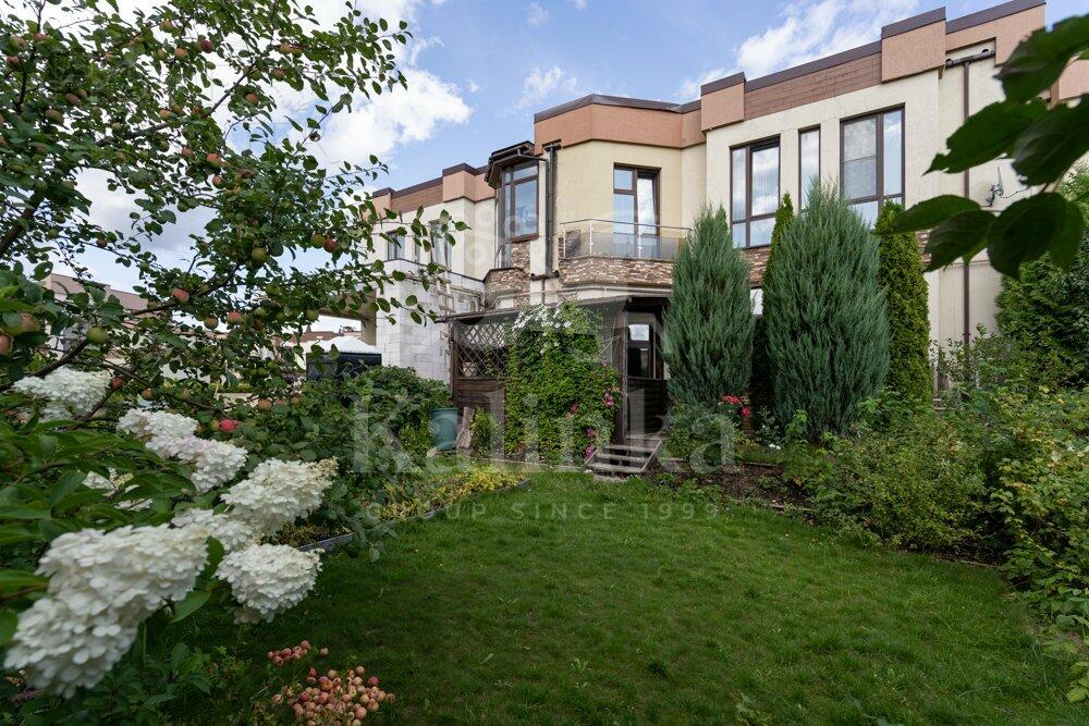 2-этажный таунхаус 220 м² с отделкой