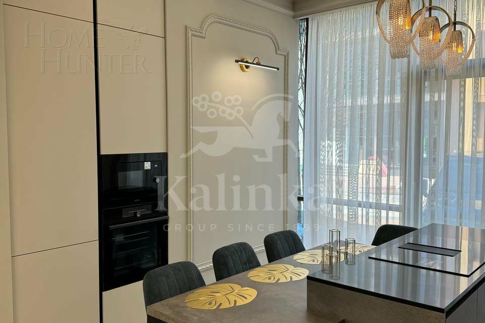 3-этажный таунхаус 240 м² с отделкой