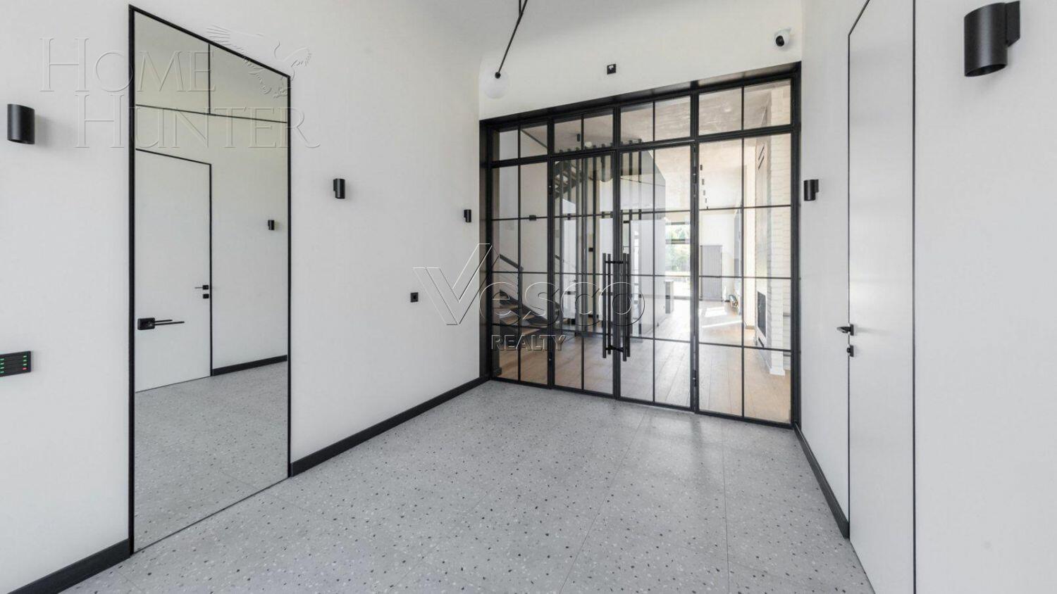 2-этажный коттедж 647 м² с отделкой