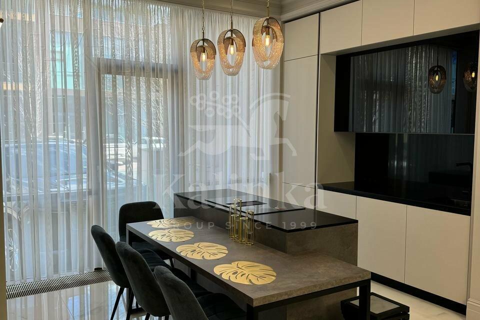 3-этажный таунхаус 240 м² с отделкой