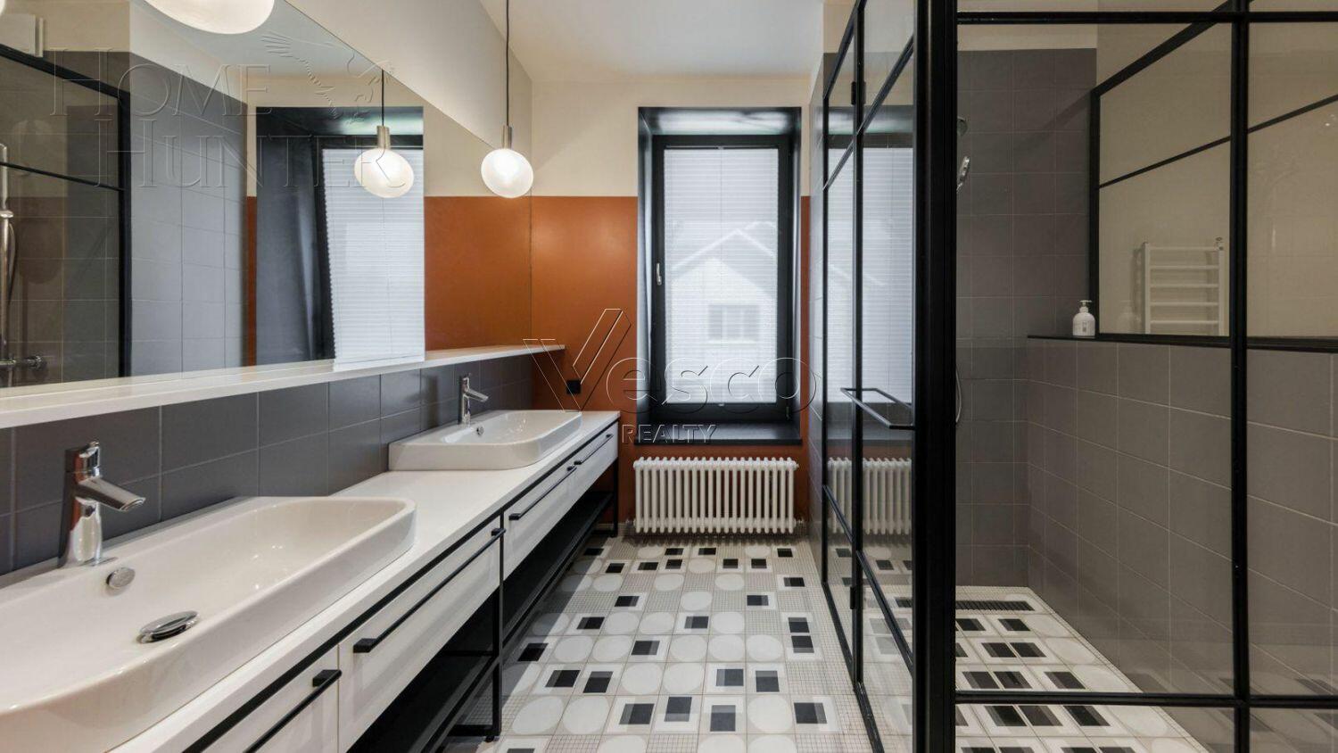 2-этажный коттедж 647 м² с отделкой