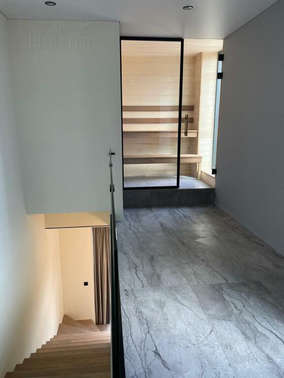 3-этажный таунхаус 238 м² с отделкой