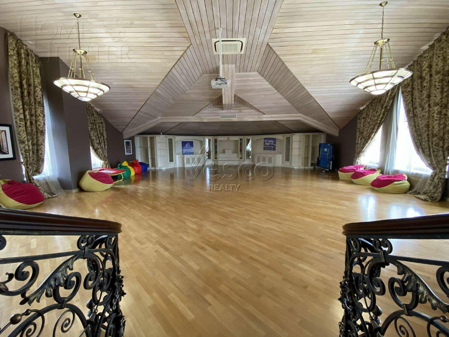 3-этажный коттедж 2 000 м² с отделкой