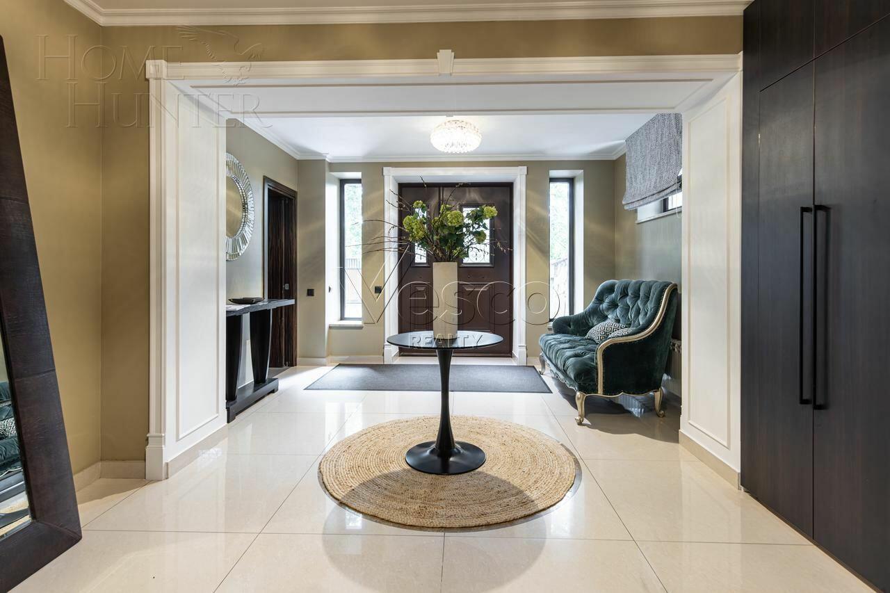 2-этажный коттедж 825 м² с отделкой