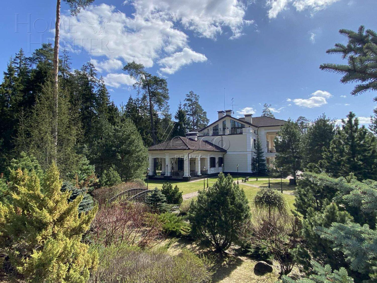 3-этажный коттедж 2 000 м² с отделкой