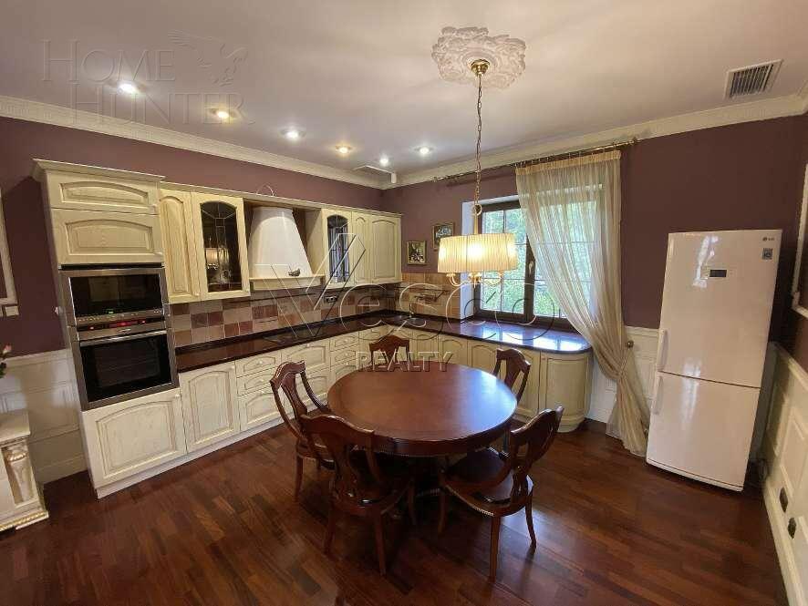 3-этажный коттедж 2 000 м² с отделкой