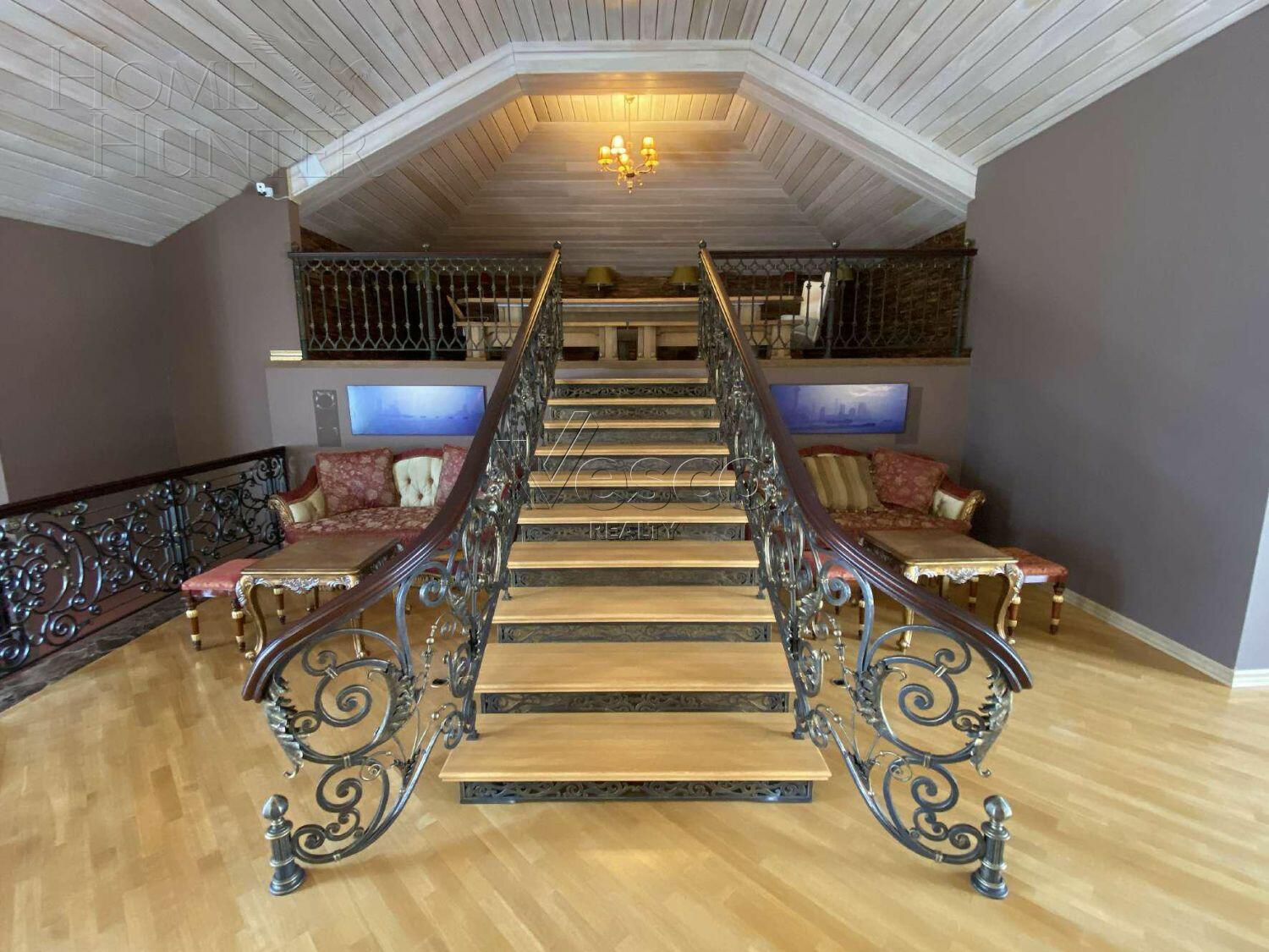 3-этажный коттедж 2 000 м² с отделкой