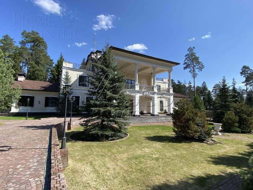 3-этажный коттедж 2 000 м² с отделкой