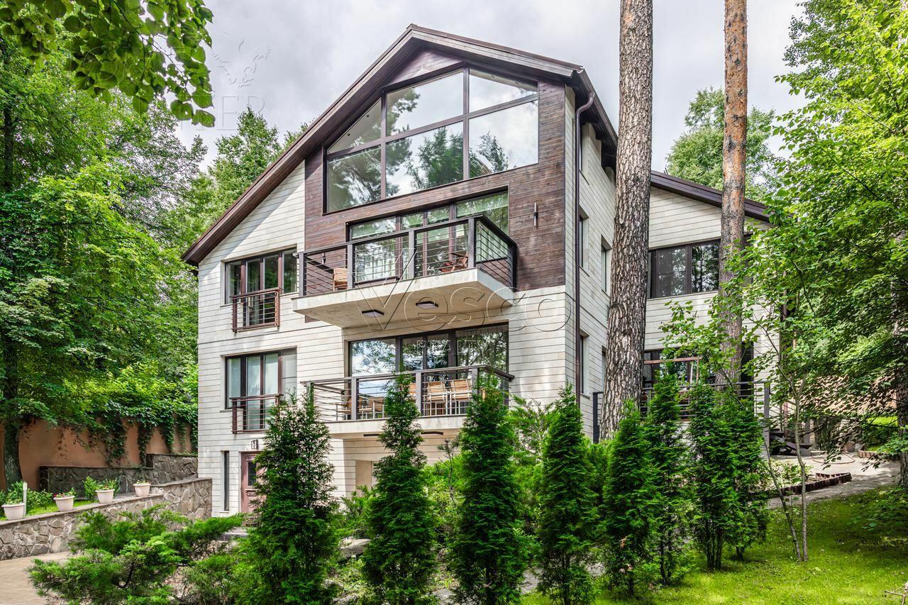 2-этажный коттедж 825 м² с отделкой