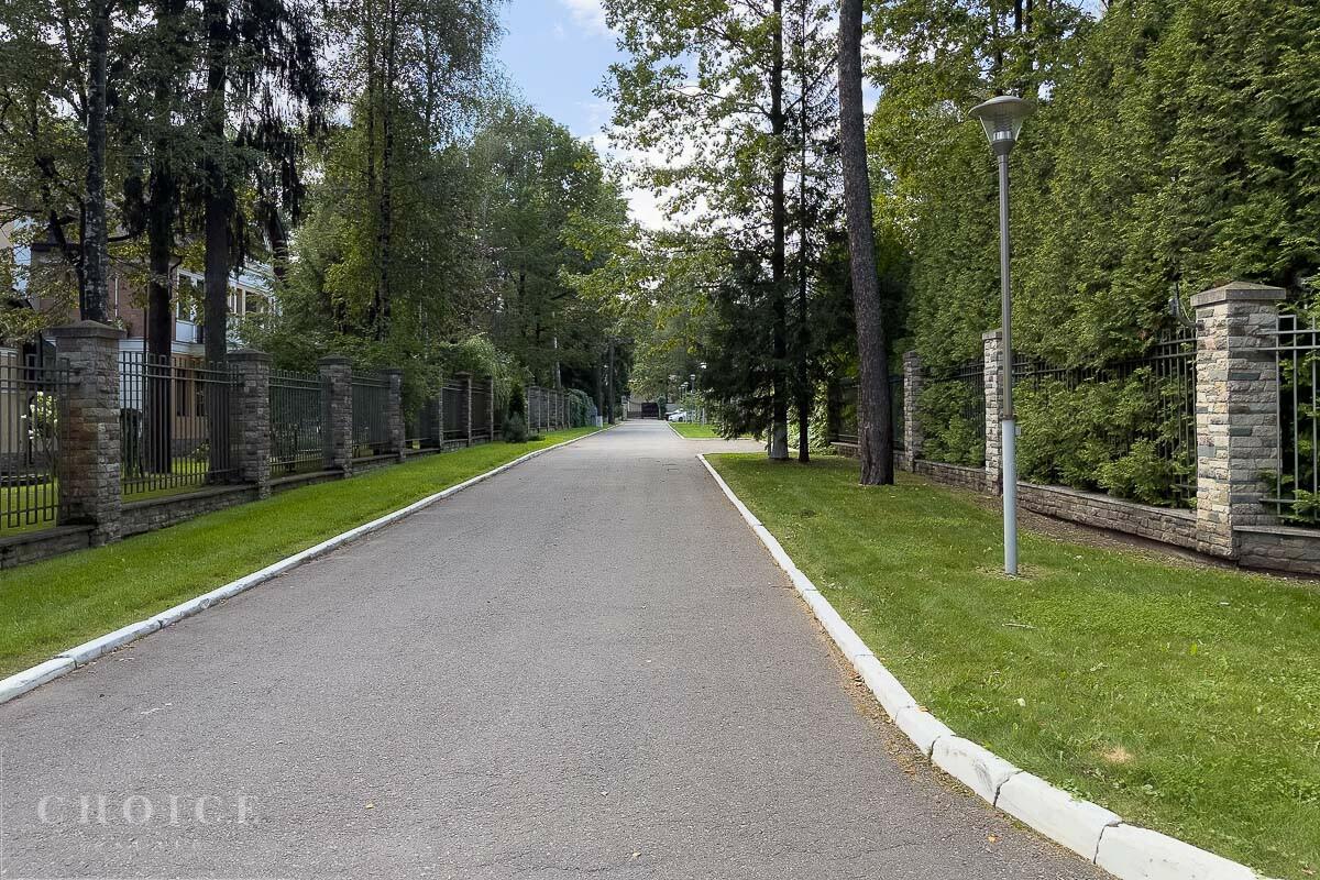 Участок 62.2 сот. в охраняемом поселке