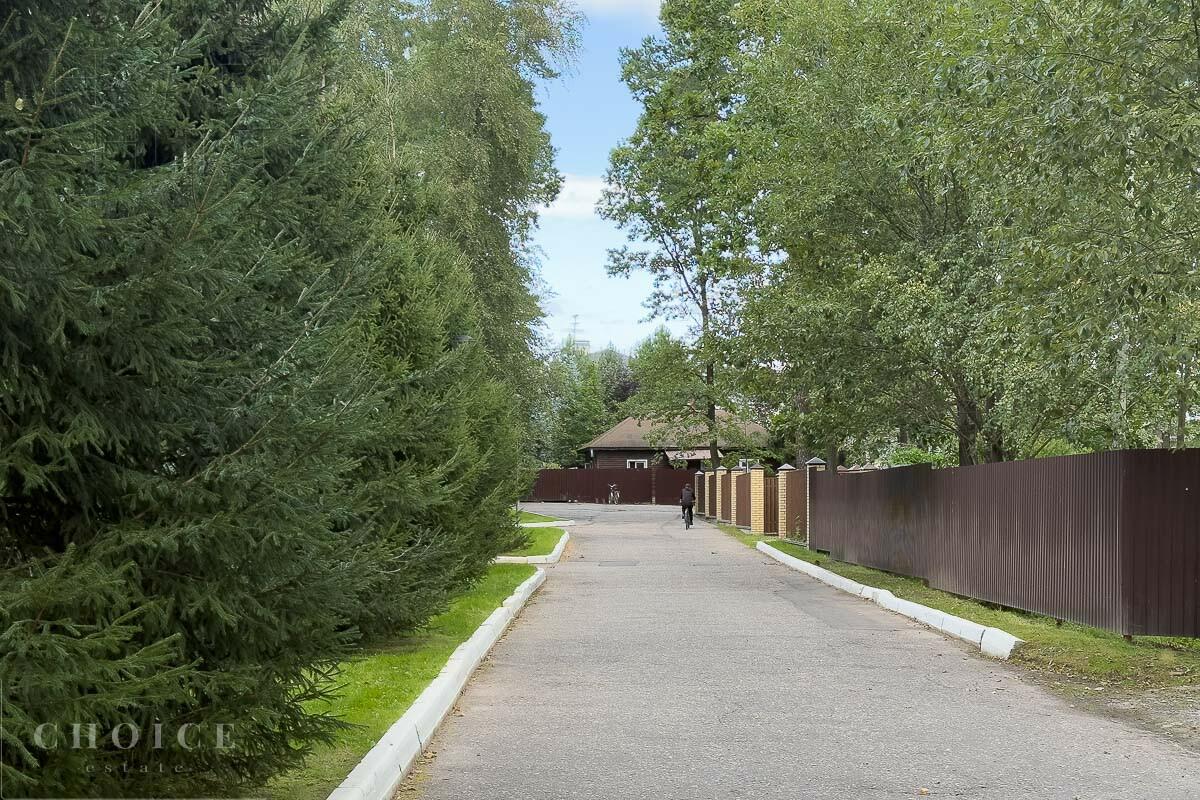 Участок 62.2 сот. в охраняемом поселке