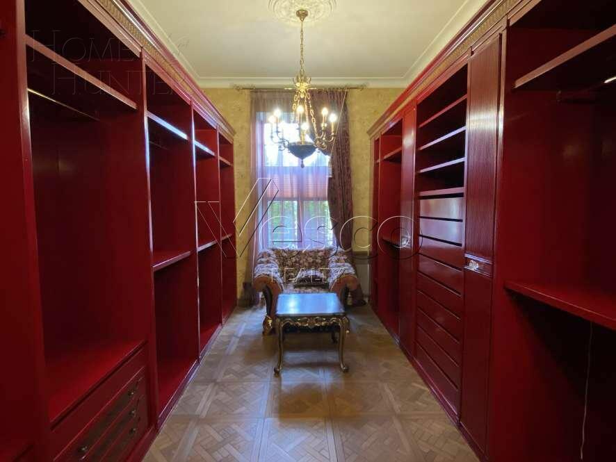 3-этажный коттедж 2 000 м² с отделкой