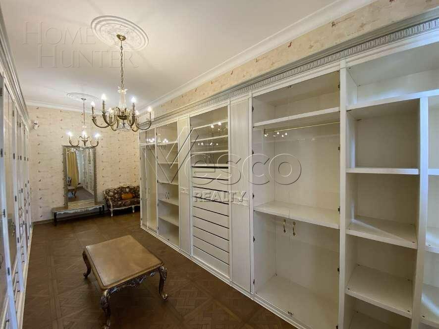 3-этажный коттедж 2 000 м² с отделкой