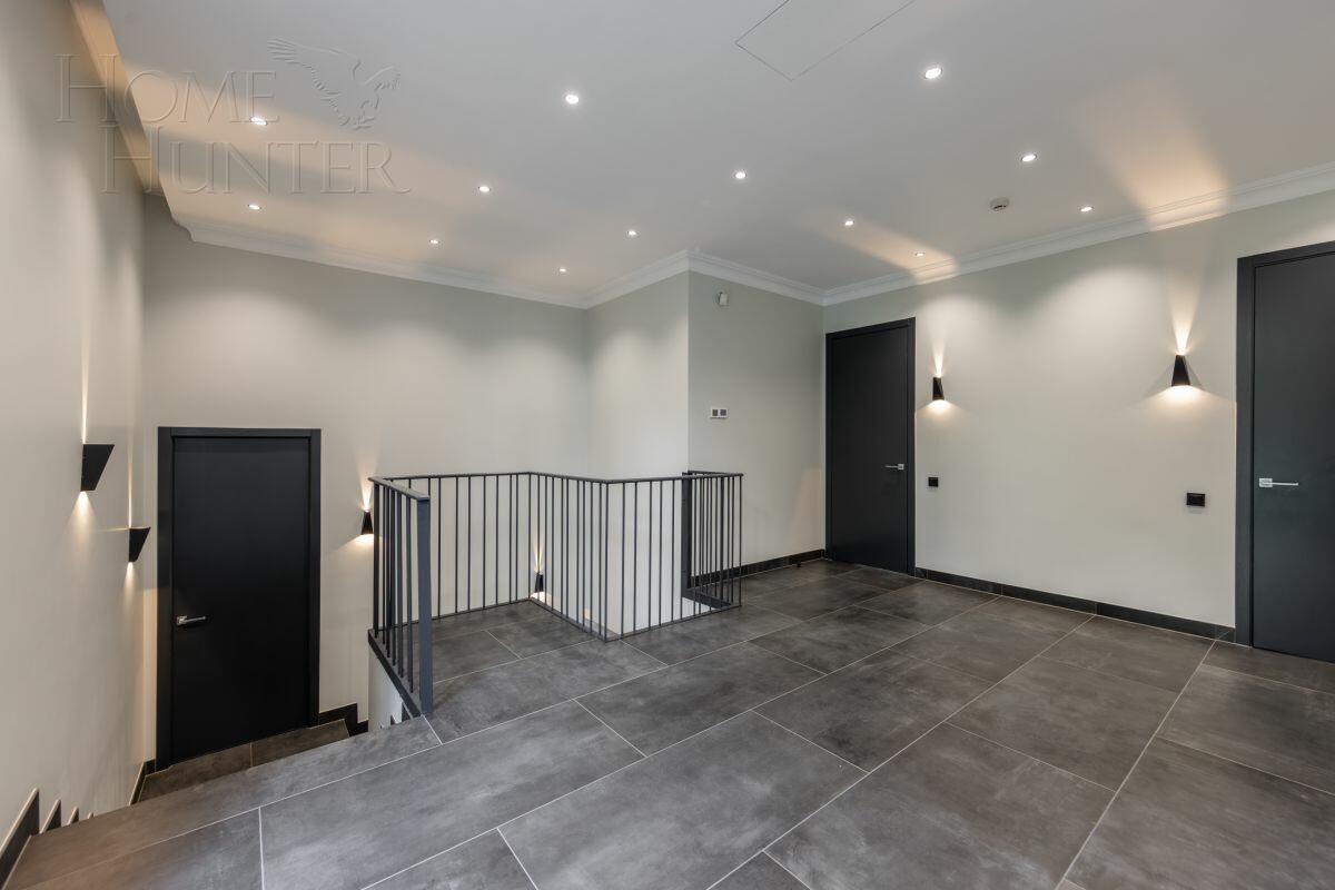 2-этажный коттедж 300.3 м² с отделкой