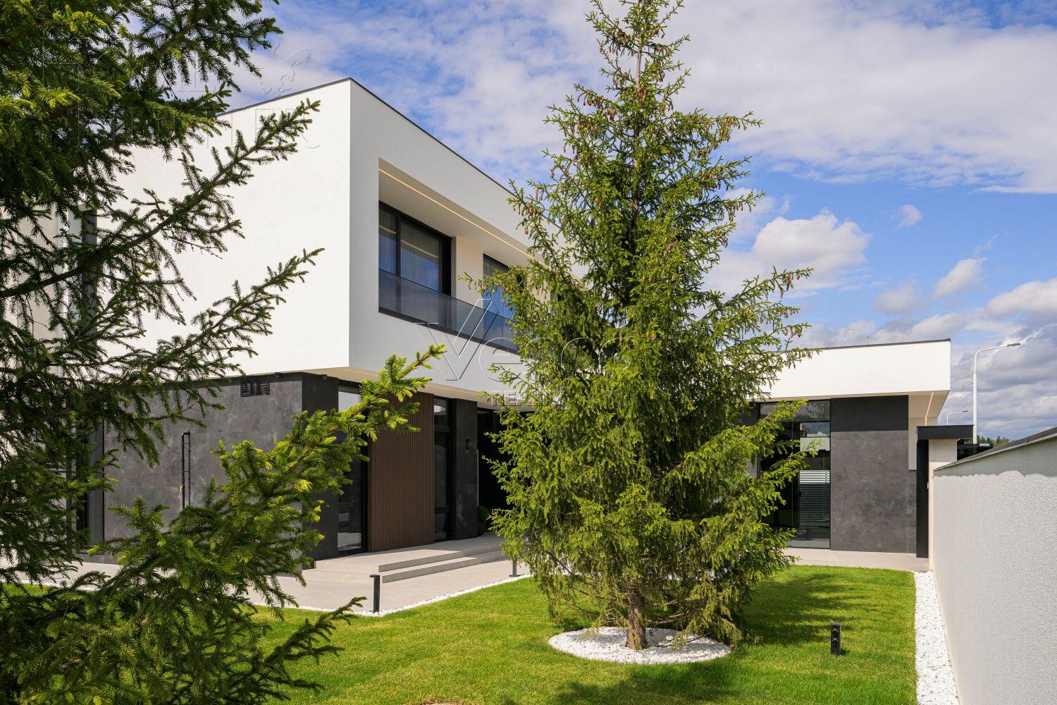 2-этажный коттедж 435 м² с отделкой