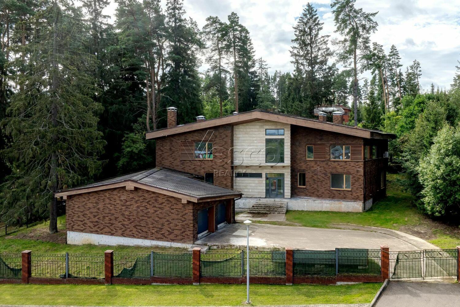 2-этажный коттедж 638 м² без отделки