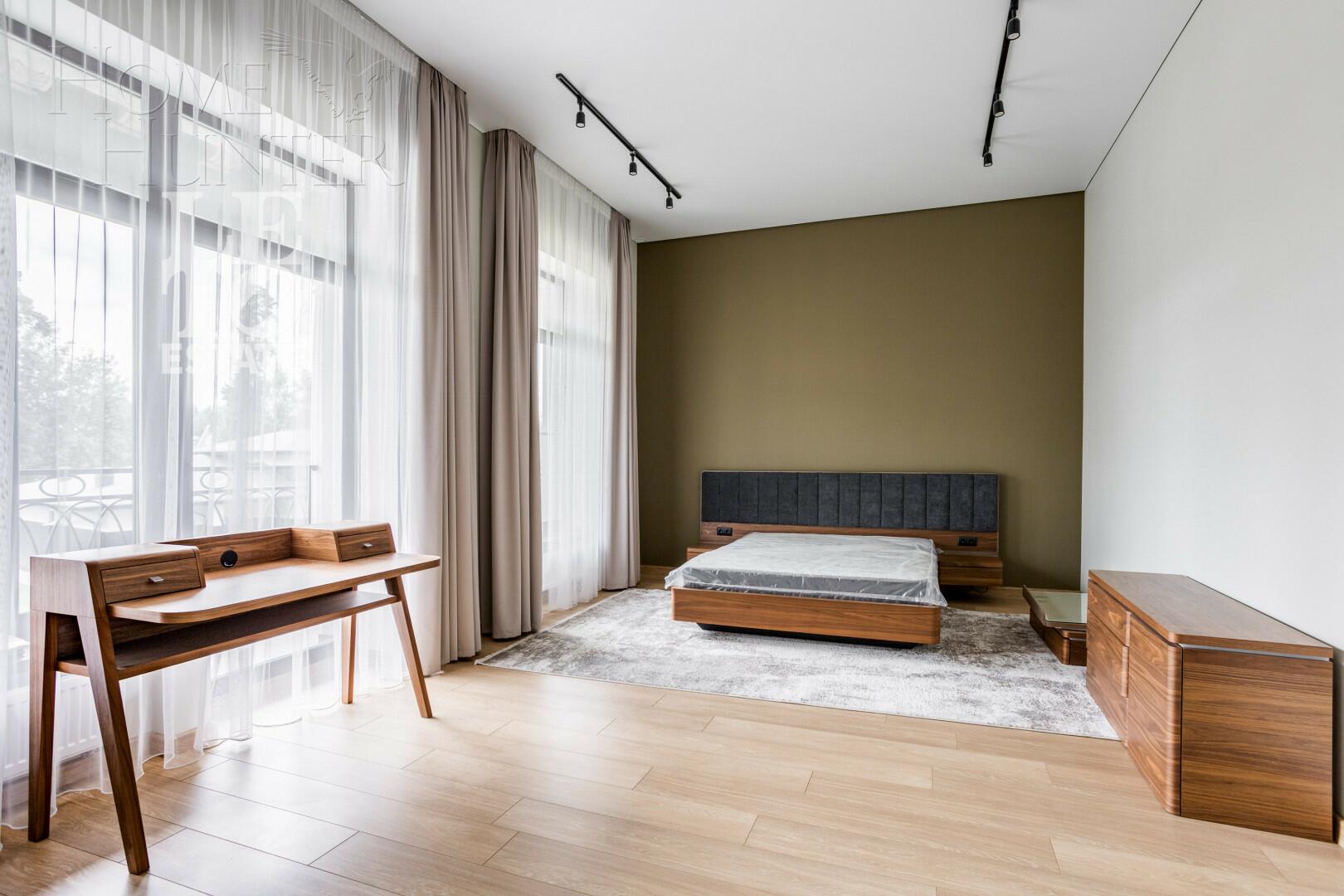 2-этажный коттедж 1 327 м² с отделкой