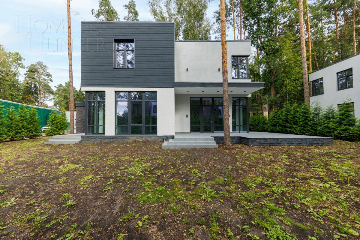 2-этажный коттедж 300.3 м² с отделкой