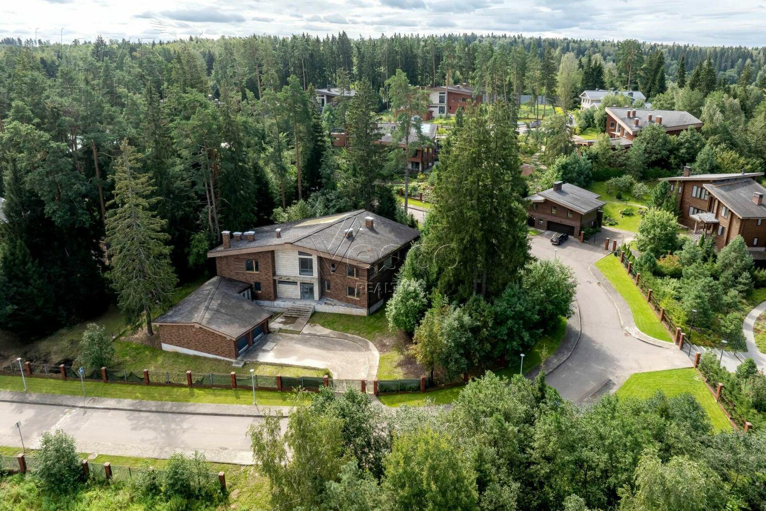 2-этажный коттедж 638 м² без отделки