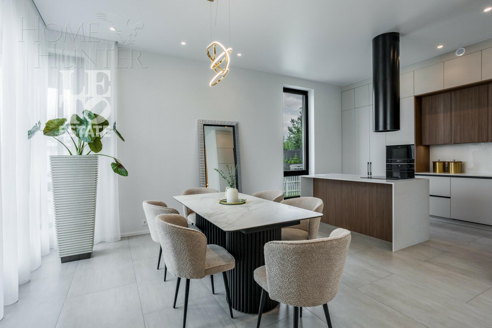 2-этажный коттедж 243 м² с отделкой