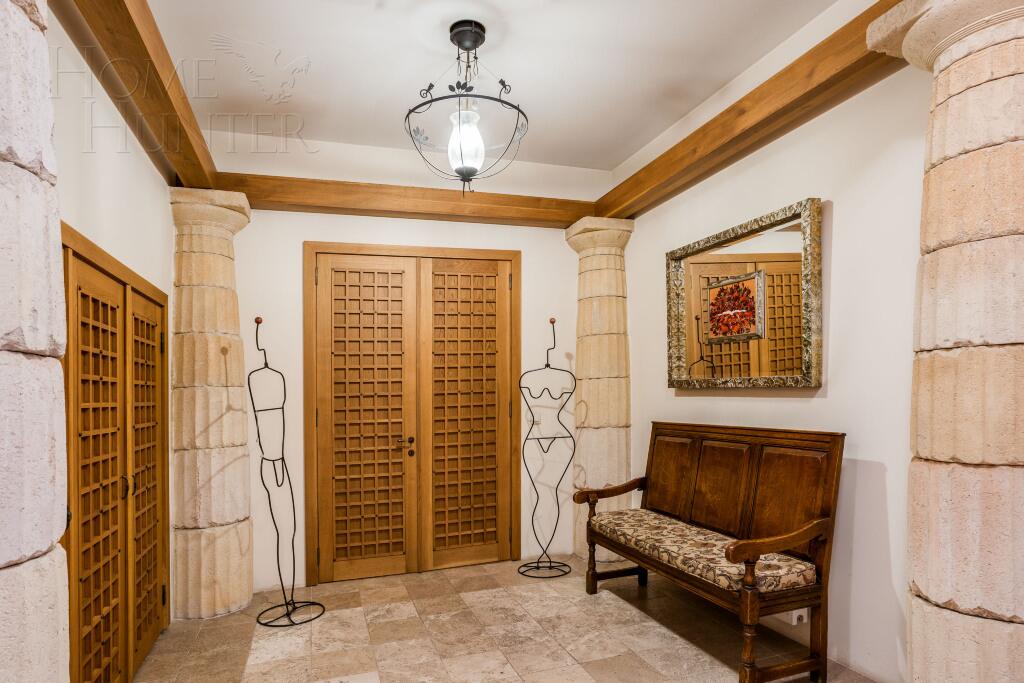 2-этажный коттедж 720 м² с отделкой